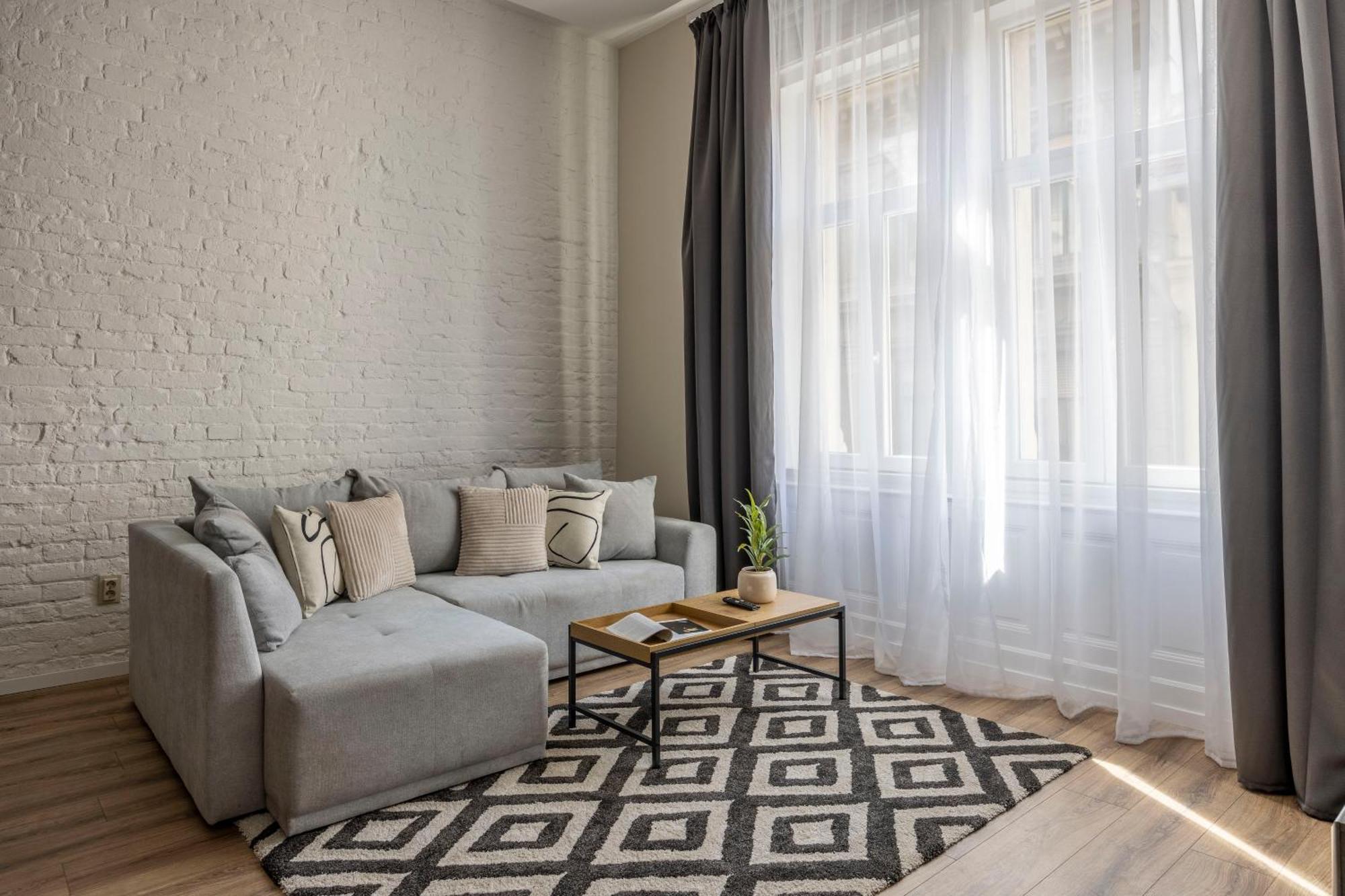 Exclusive Stylish Suite By Prestige Homes Next To The Oktogon Budapest Exterior photo